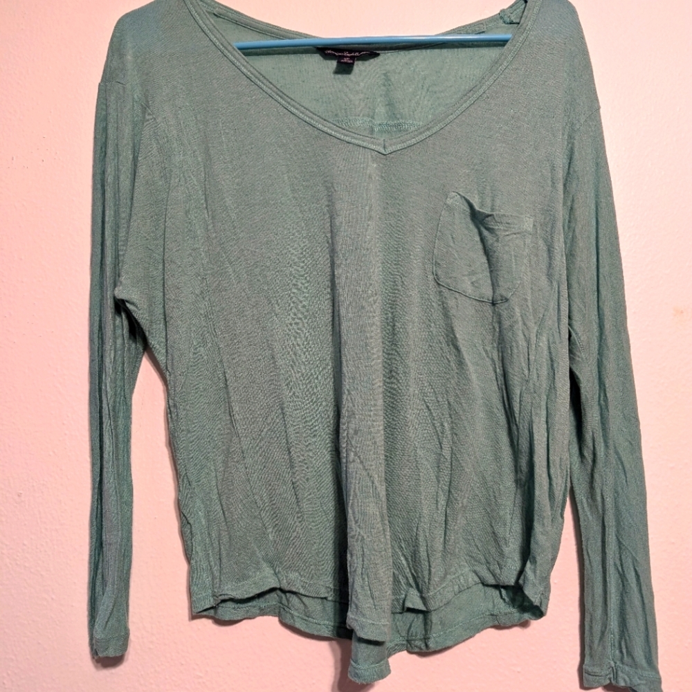 American Eagle Y2K AEO Mint V Neck Feather Tee